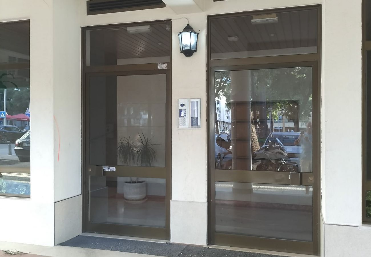 Apartment in Quarteira - T1 Moural AR COND, TV-WI-FI