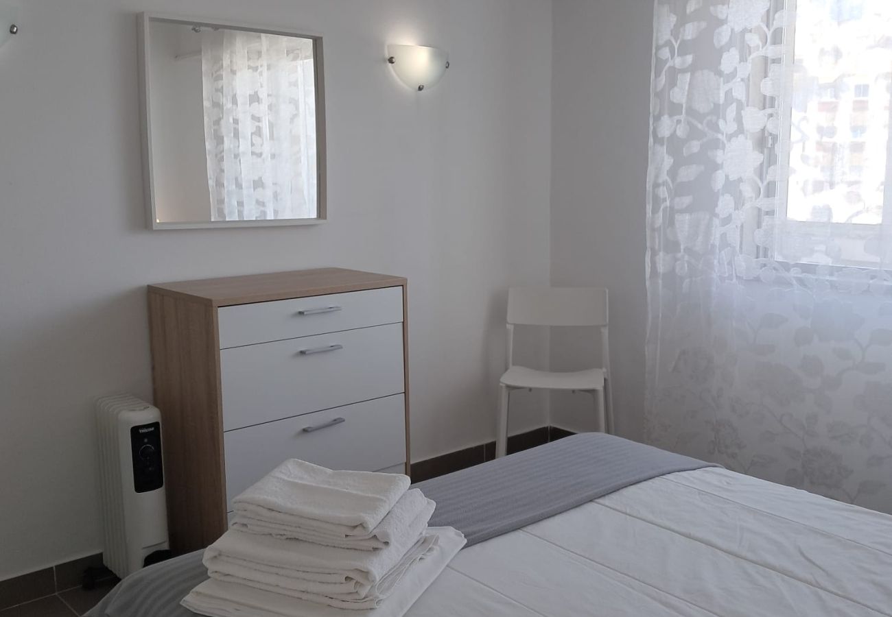 Apartment in Quarteira - T1 Torre 20 6G MÁGICO 80M PRAIA WI-FI 4 PESSOAS