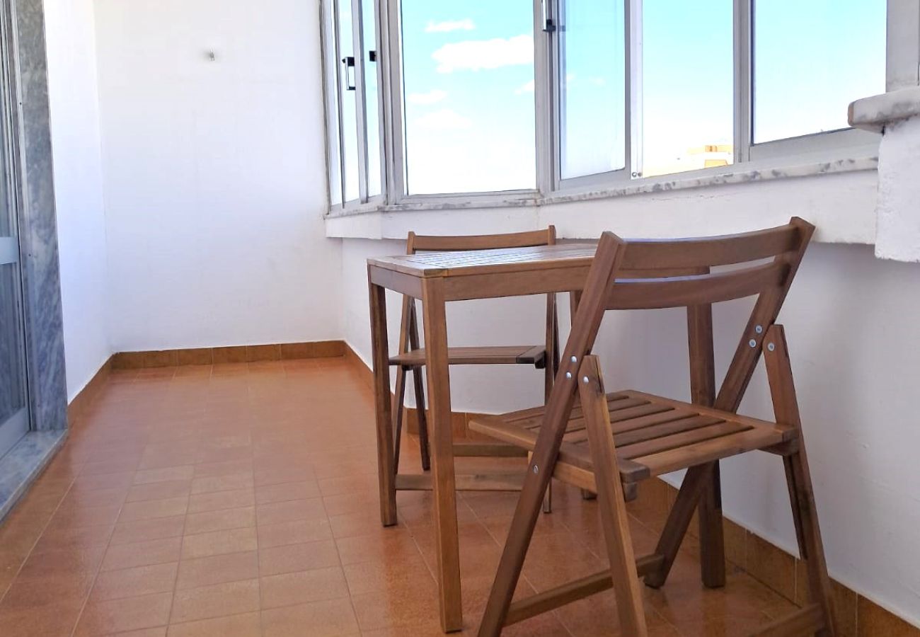Apartment in Quarteira - T1 Torre 20 6G MÁGICO 80M PRAIA WI-FI 4 PESSOAS