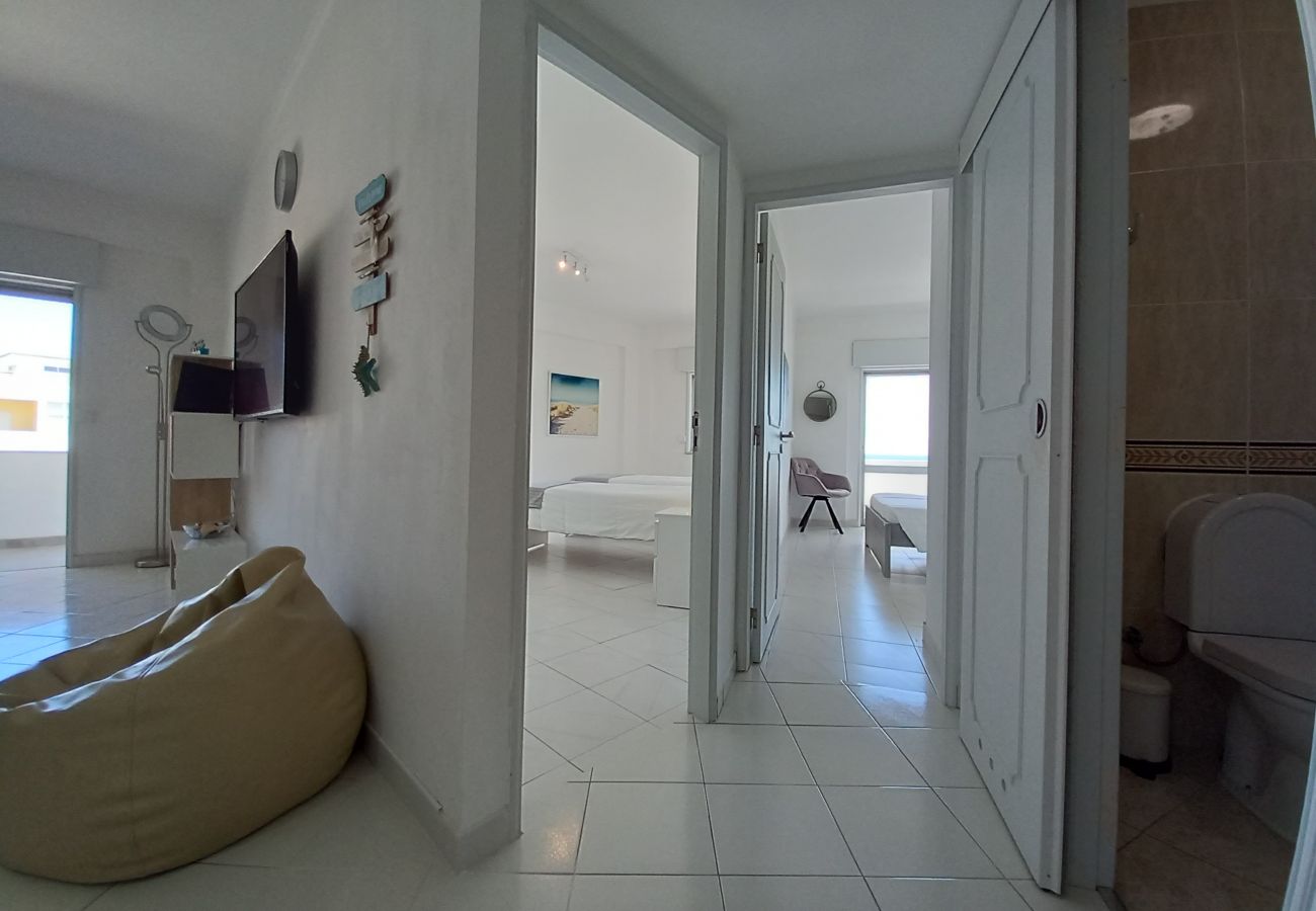 Apartment in Quarteira - T2 Gaveto 3ºpiso Vista Mar&Frente Praia