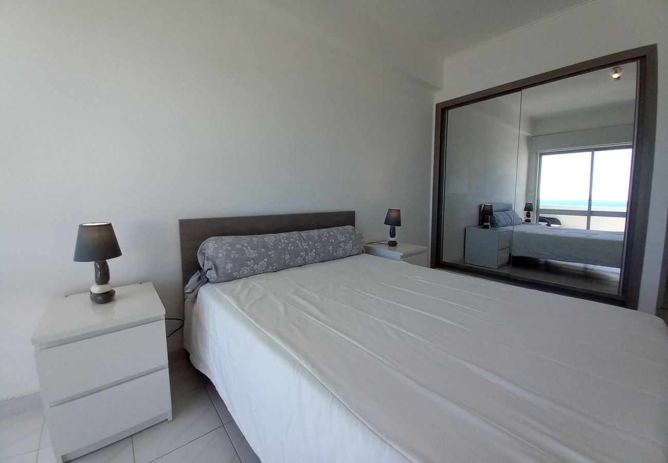 Apartment in Quarteira - T2 Gaveto 3ºpiso Vista Mar&Frente Praia