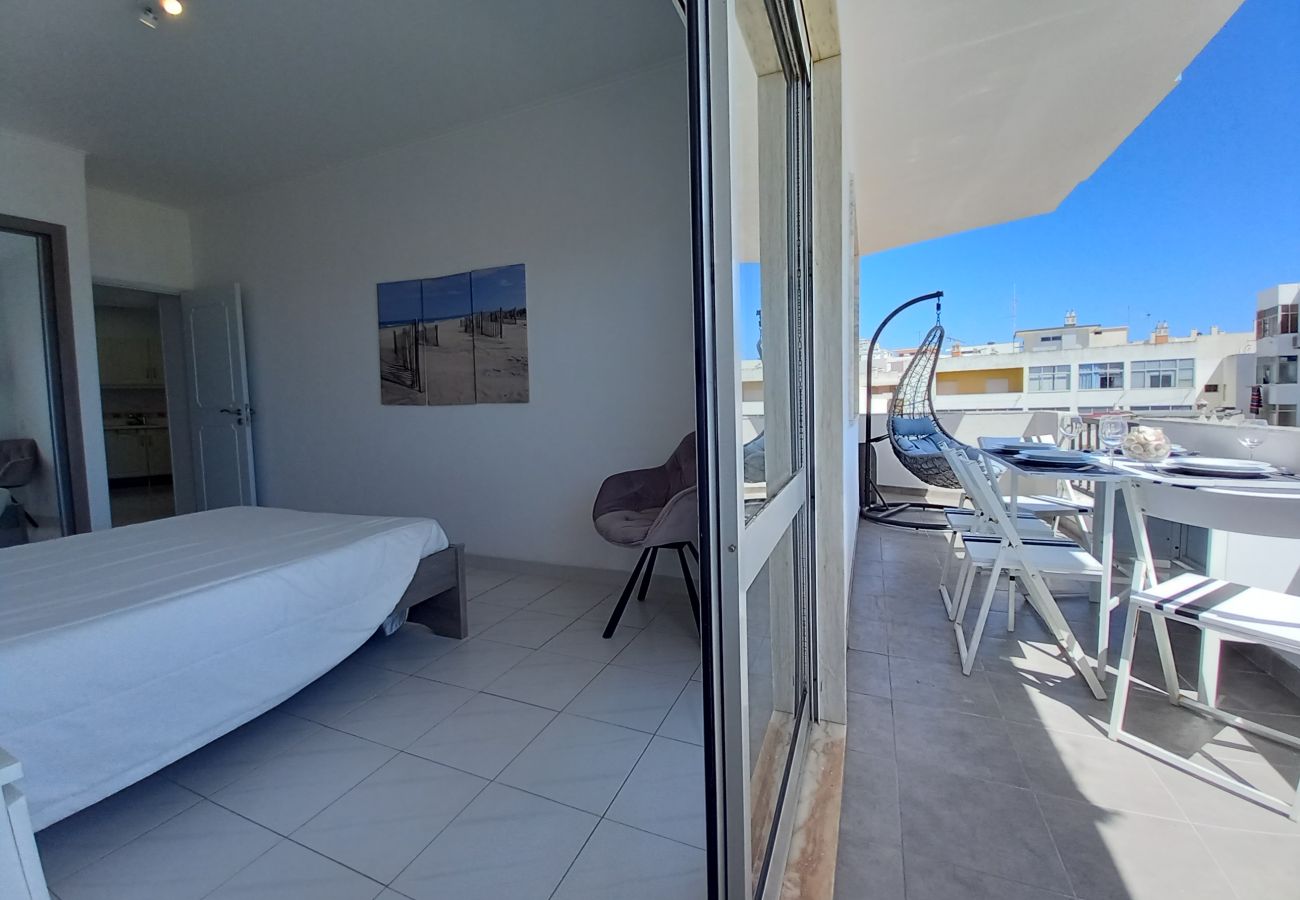 Apartment in Quarteira - T2 Gaveto 3ºpiso Vista Mar&Frente Praia