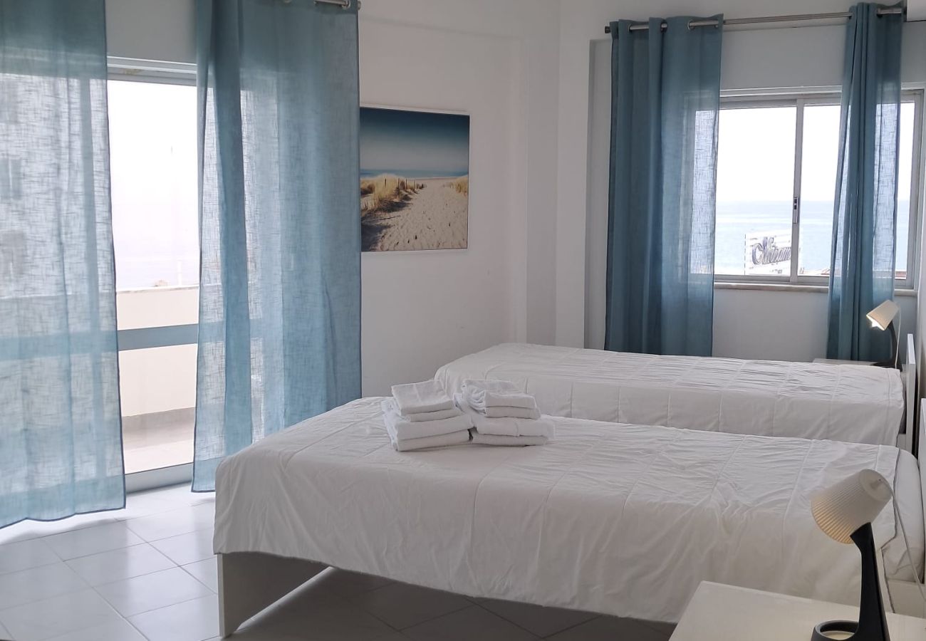 Apartment in Quarteira - T2 Gaveto 3ºpiso Vista Mar&Frente Praia
