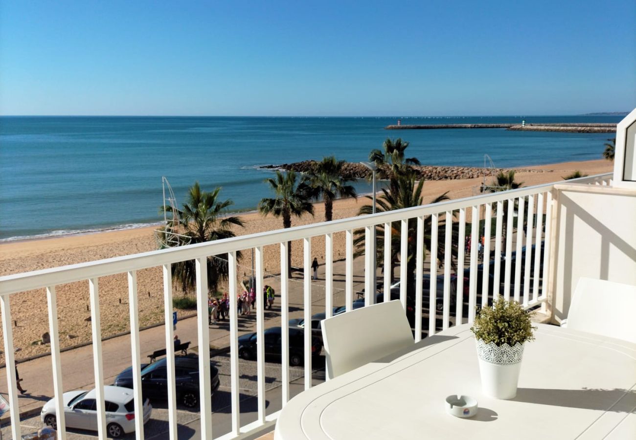 Apartment in Quarteira - T2-MAMA II.  AC FRENTE MAR 
