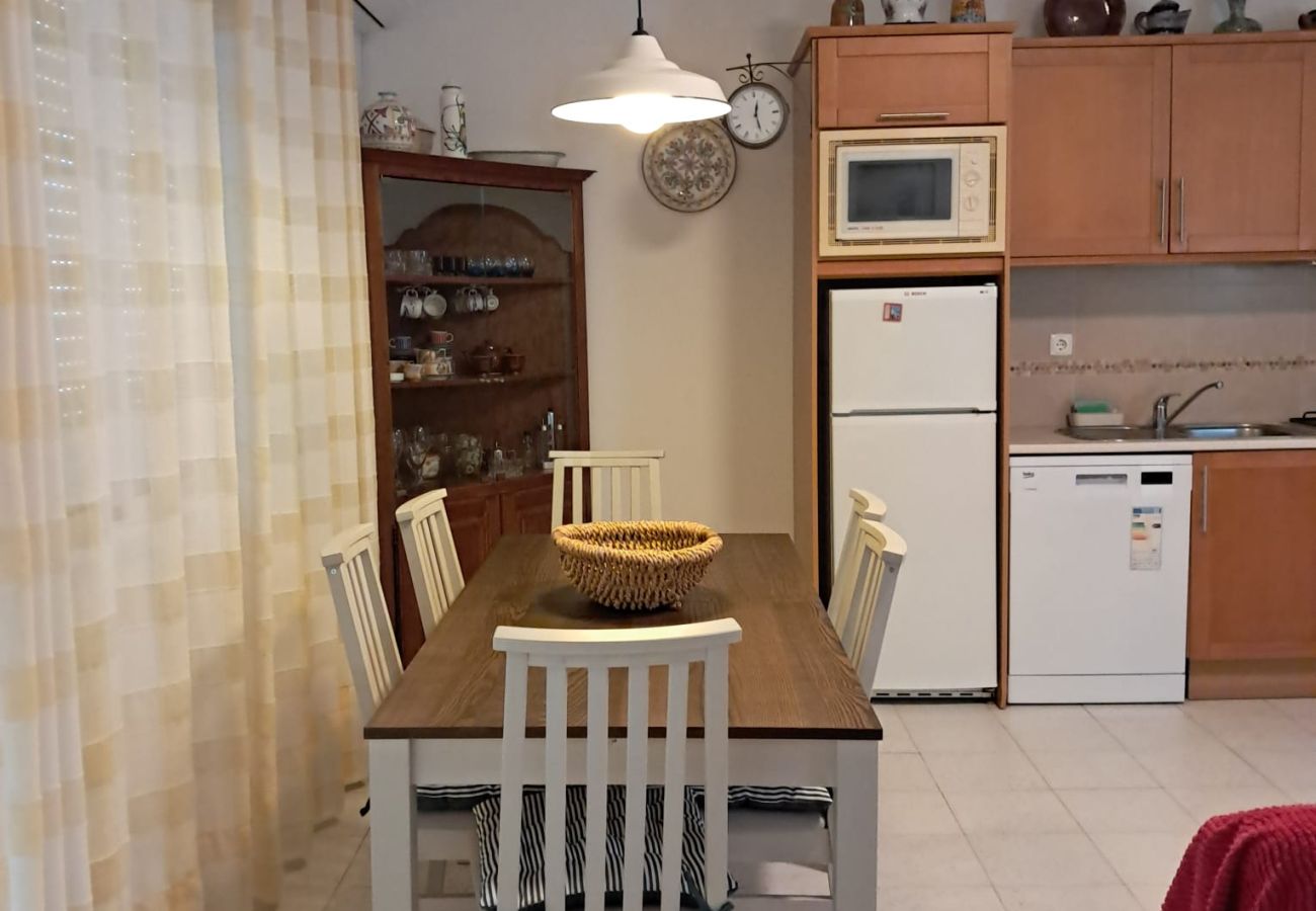 Apartment in Quarteira - T2-MAMA II.  AC FRENTE MAR 