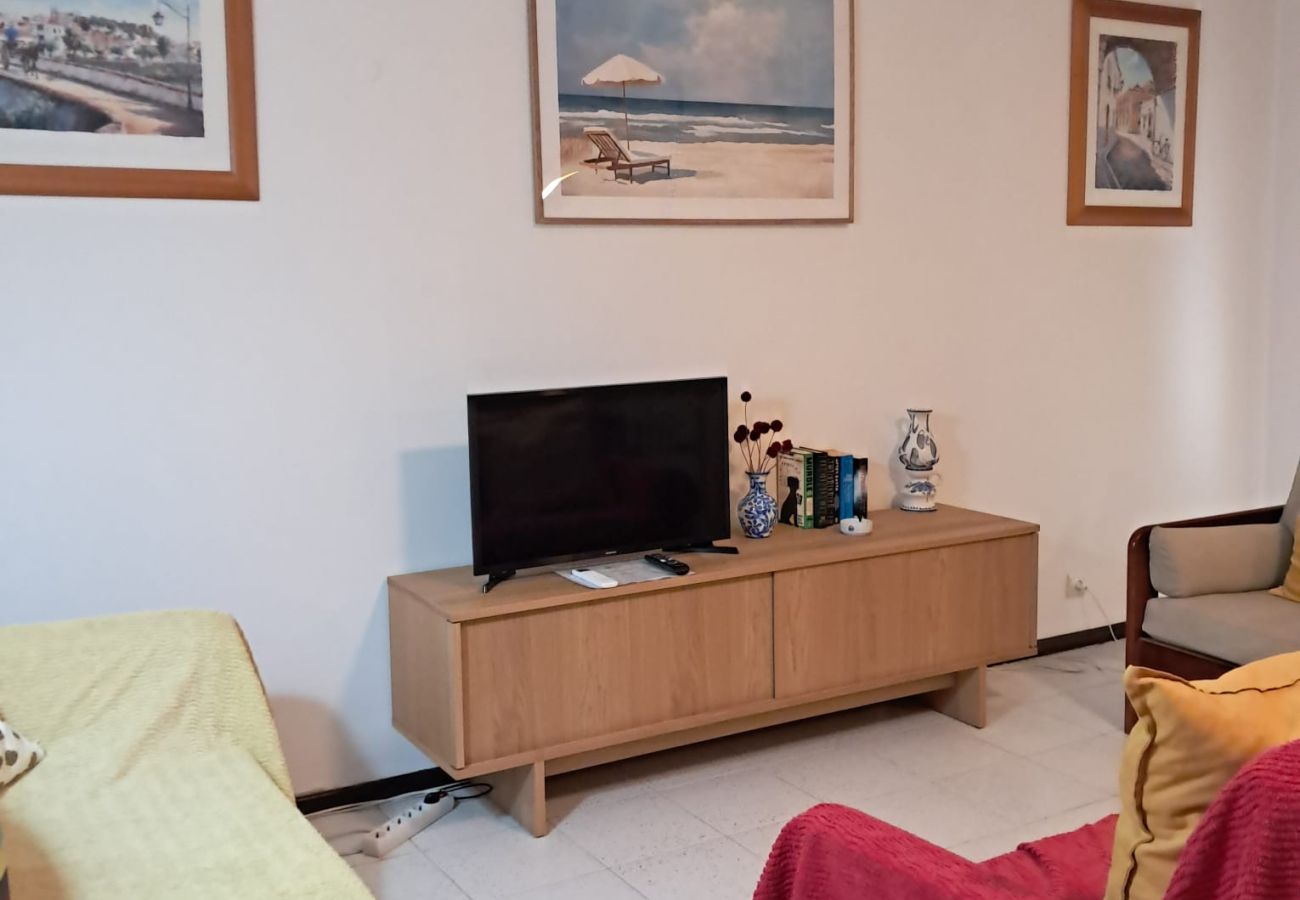 Apartment in Quarteira - T2-MAMA II.  AC FRENTE MAR 
