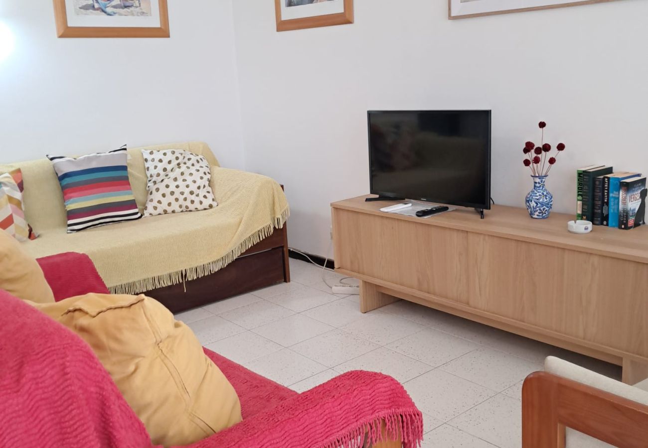 Apartment in Quarteira - T2-MAMA II.  AC FRENTE MAR 