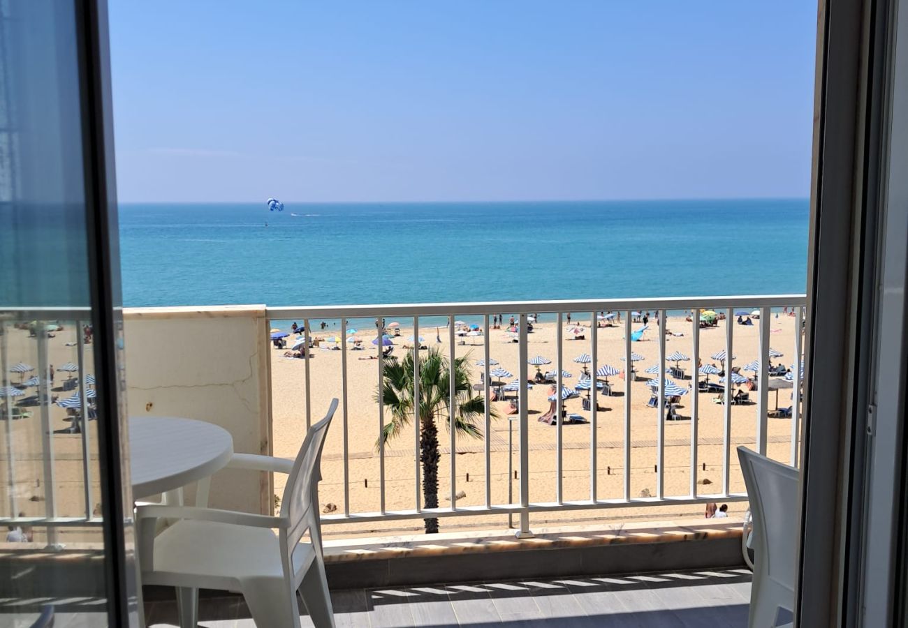 Apartment in Quarteira - T2-MAMA II.  AC FRENTE MAR 