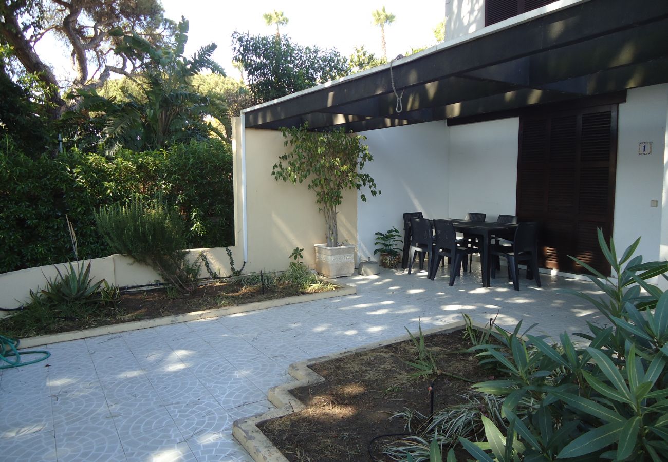 Terraced House in Quarteira - V2 Vilar Jardim Piscina wifi