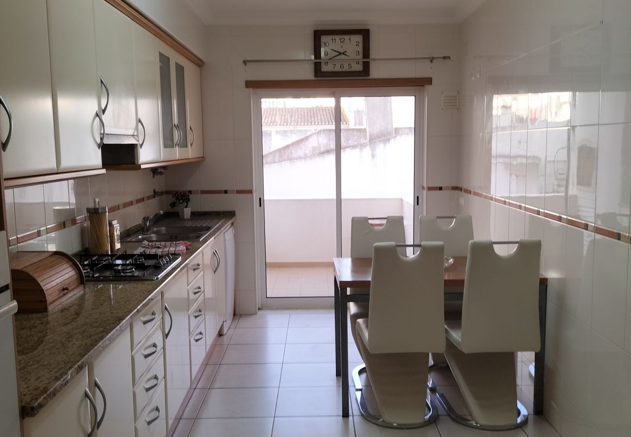 Apartment in Quarteira - T2 Infante AC 201 wifi Garagem 50m Praia