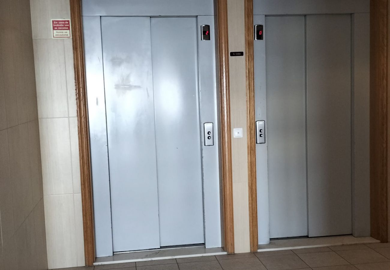 Apartment in Quarteira - T2 Infante AC 201 wifi Garagem 50m Praia