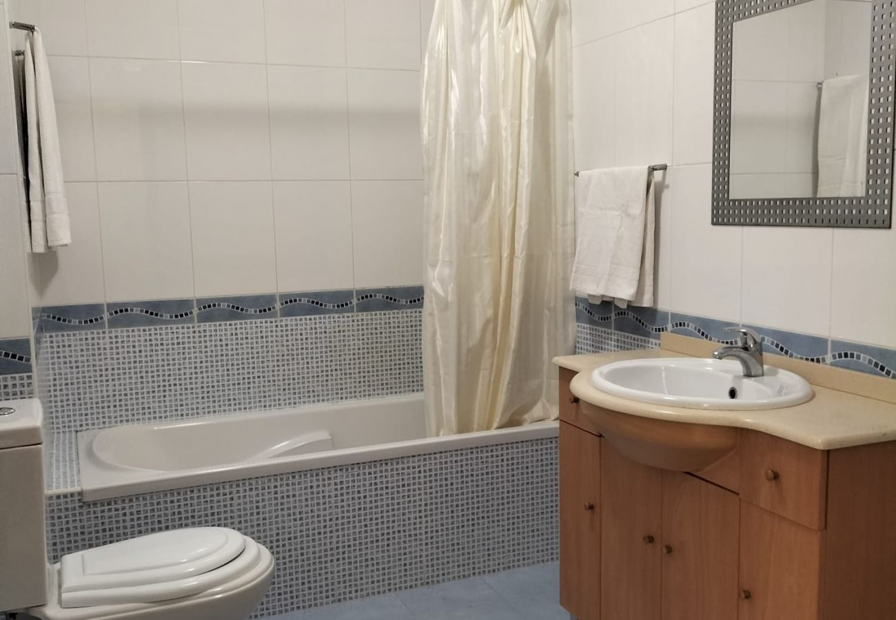 Apartment in Quarteira - T2 Infante AC 201 wifi Garagem 50m Praia