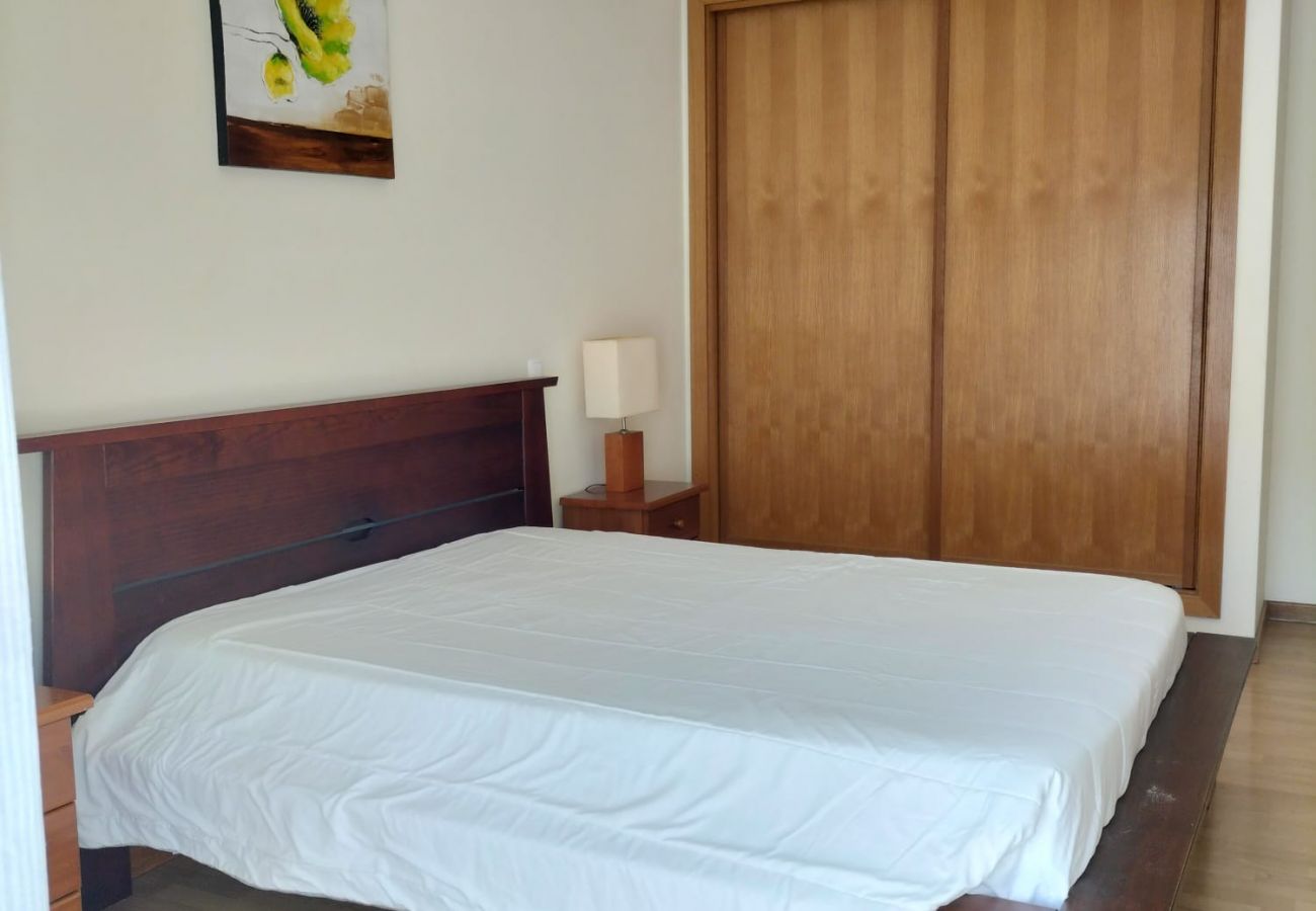 Apartment in Quarteira - T2 Infante AC 201 wifi Garagem 50m Praia