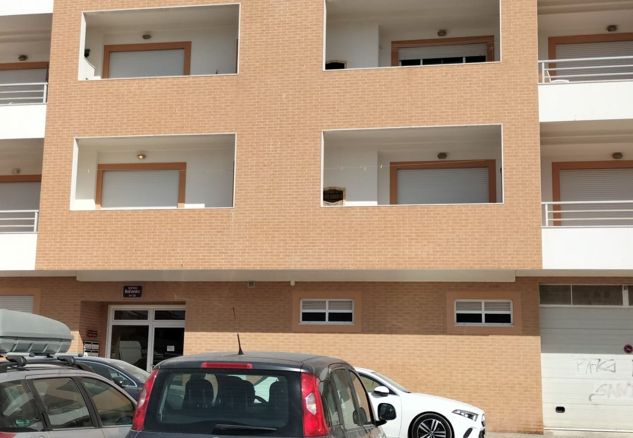 Apartment in Quarteira - T2 Infante AC 201 wifi Garagem 50m Praia