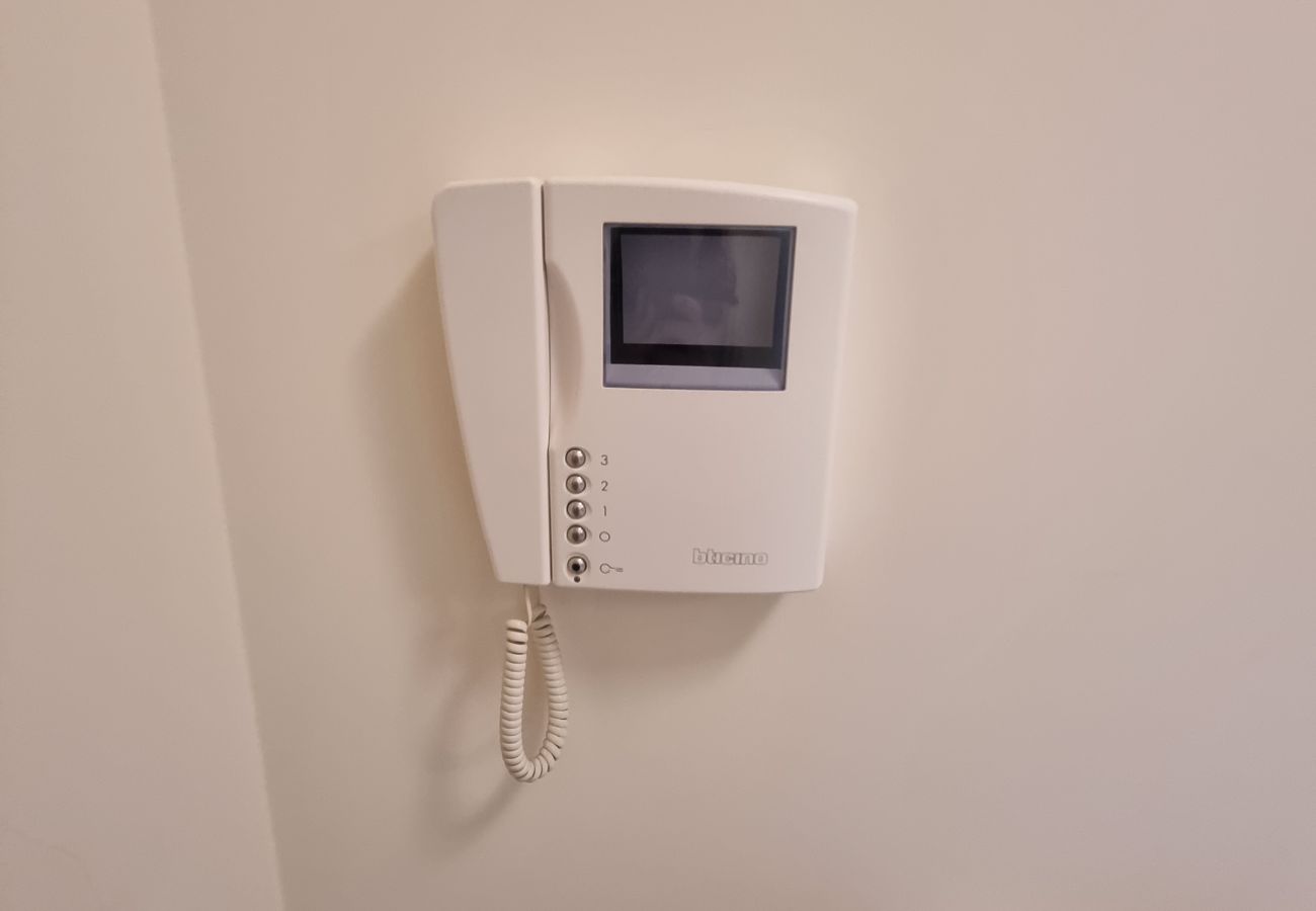 Apartment in Quarteira - T2 INFANTE 101 A/C MODERNO WI-FI GARAGEM 50M PRAIA