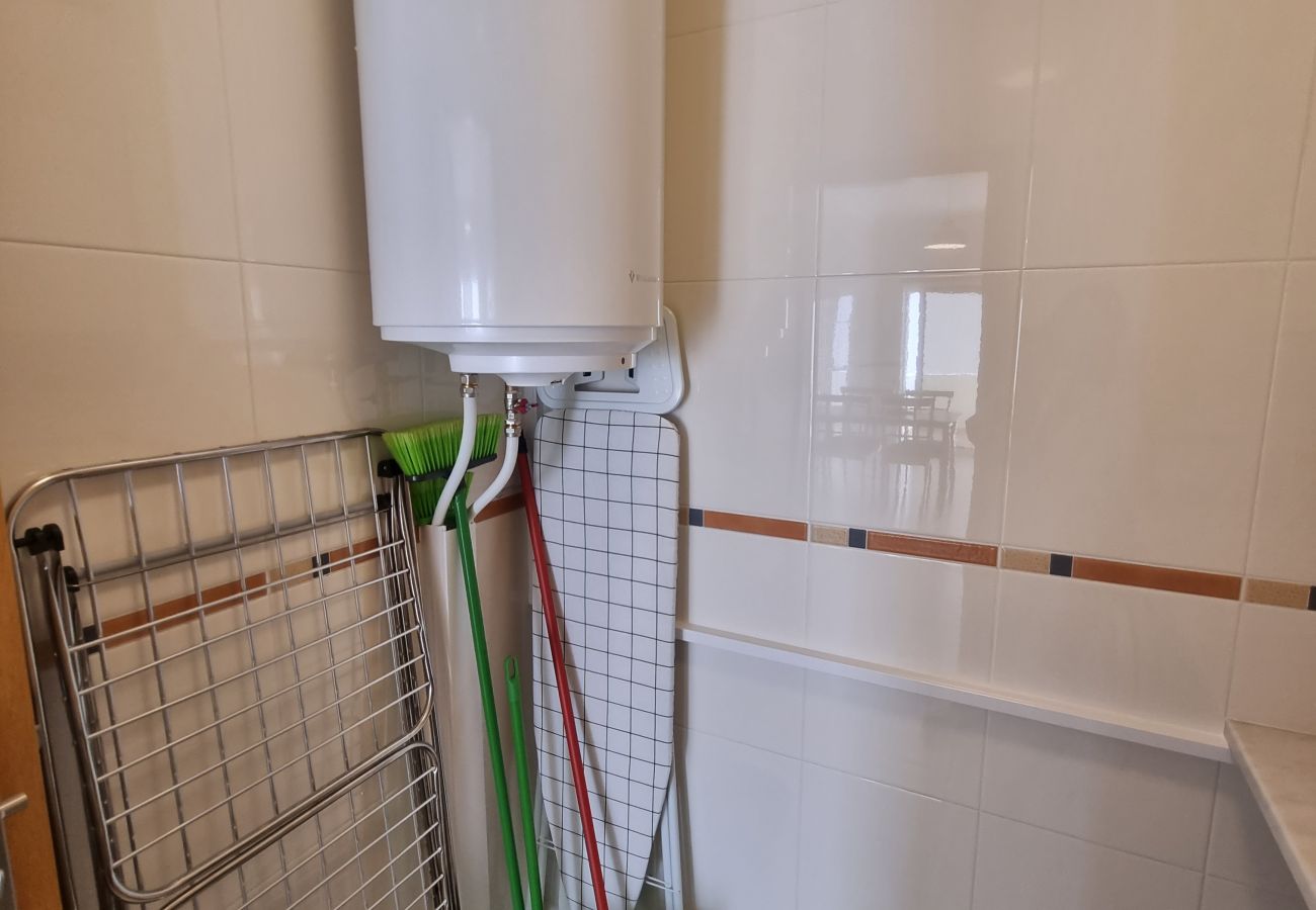 Apartment in Quarteira - T2 INFANTE 101 A/C MODERNO WI-FI GARAGEM 50M PRAIA