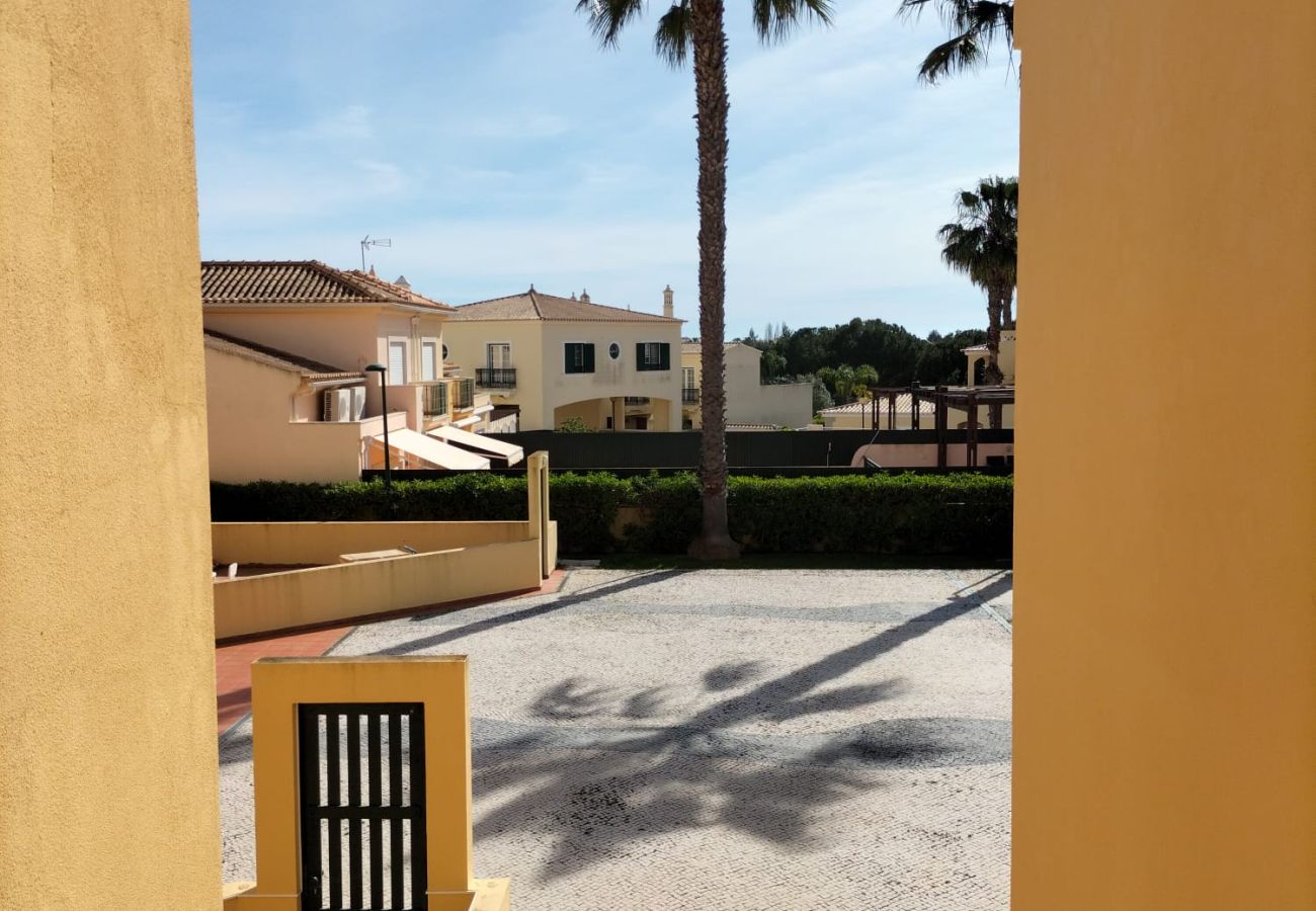 Apartment in Quarteira - T2 Vila Bairos A/C Piscina e Garagem Vilamoura