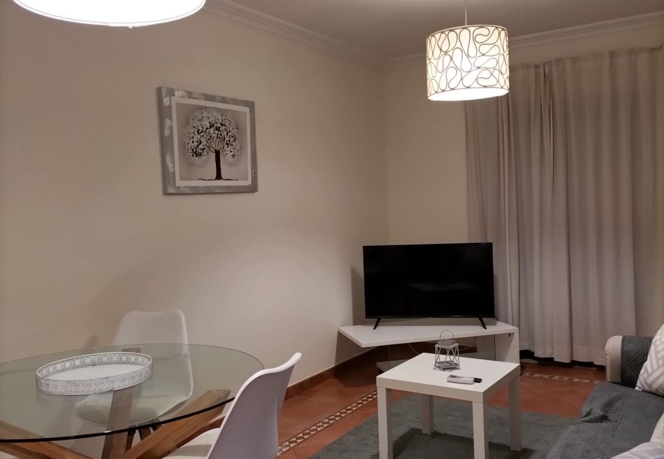 Apartment in Quarteira - T2 Vila Bairos A/C Piscina e Garagem Vilamoura