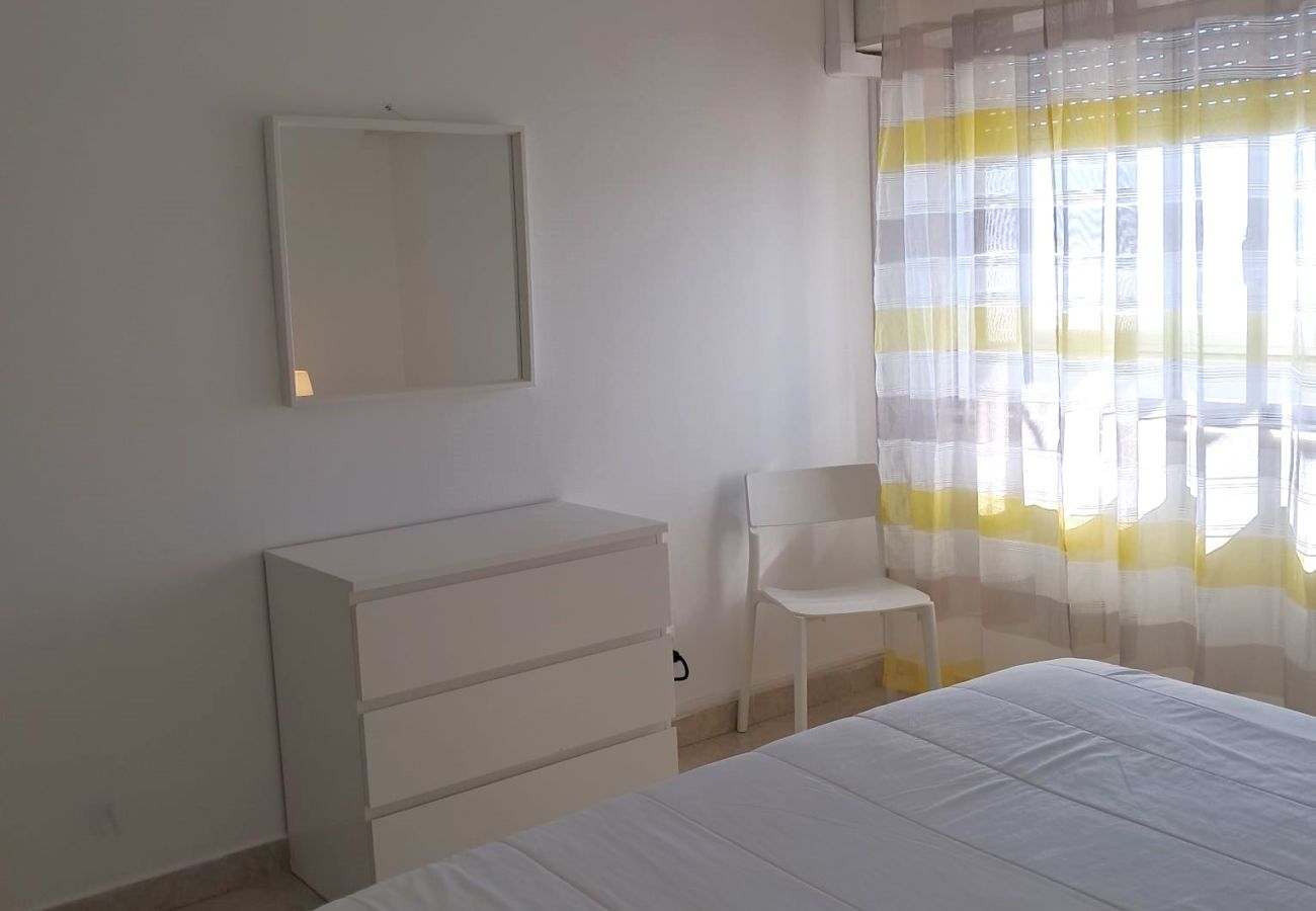 Apartment in Quarteira - T1 Torre Azul 10 A/C Vista Mar e Praia