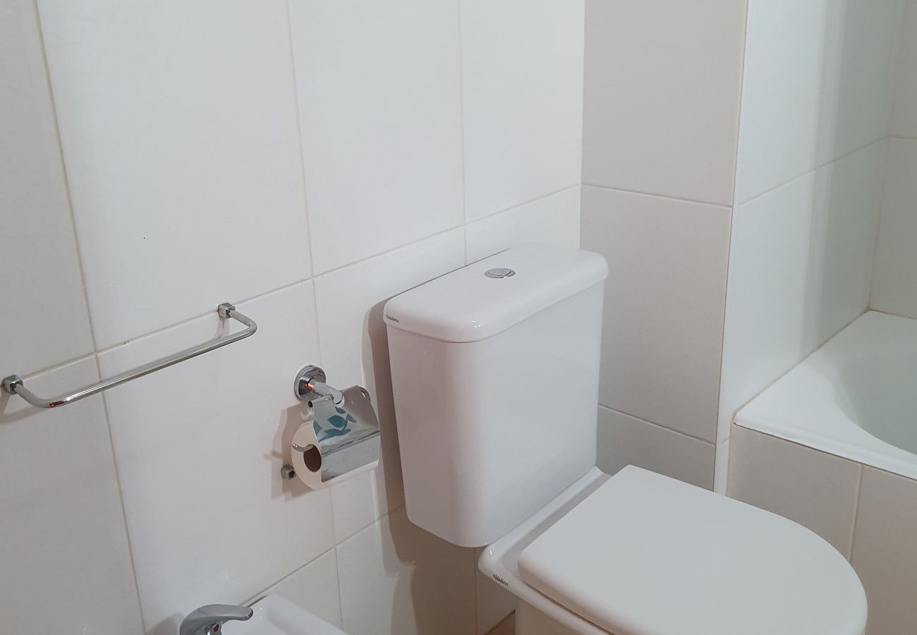 Apartment in Quarteira - T1 Torre 20 10ºD Vista Mar,estac,TV wifi