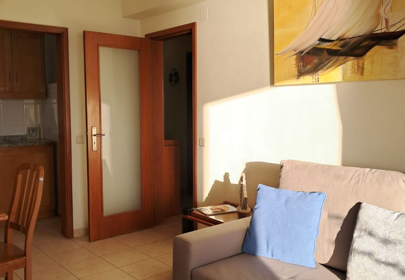 Apartment in Quarteira - T1 Torre 20 10ºD Vista Mar,estac,TV wifi