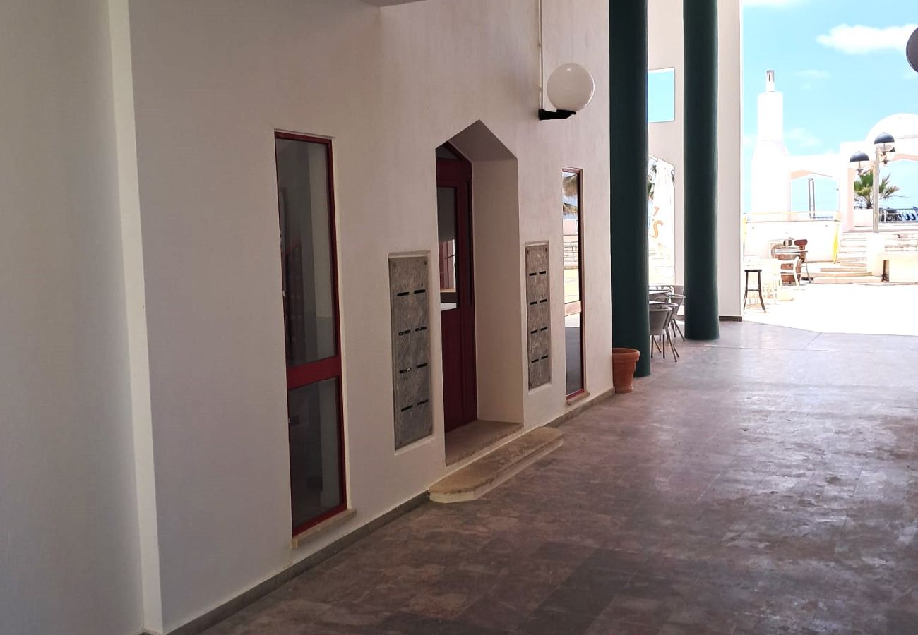 Apartment in Quarteira - T1 Frente Mar A/C e garagem 6ºB,S.Miguel