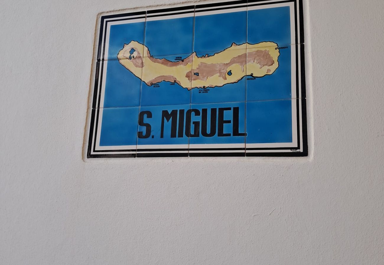 Apartment in Quarteira - T1 Frente Mar A/C e garagem 6ºB,S.Miguel