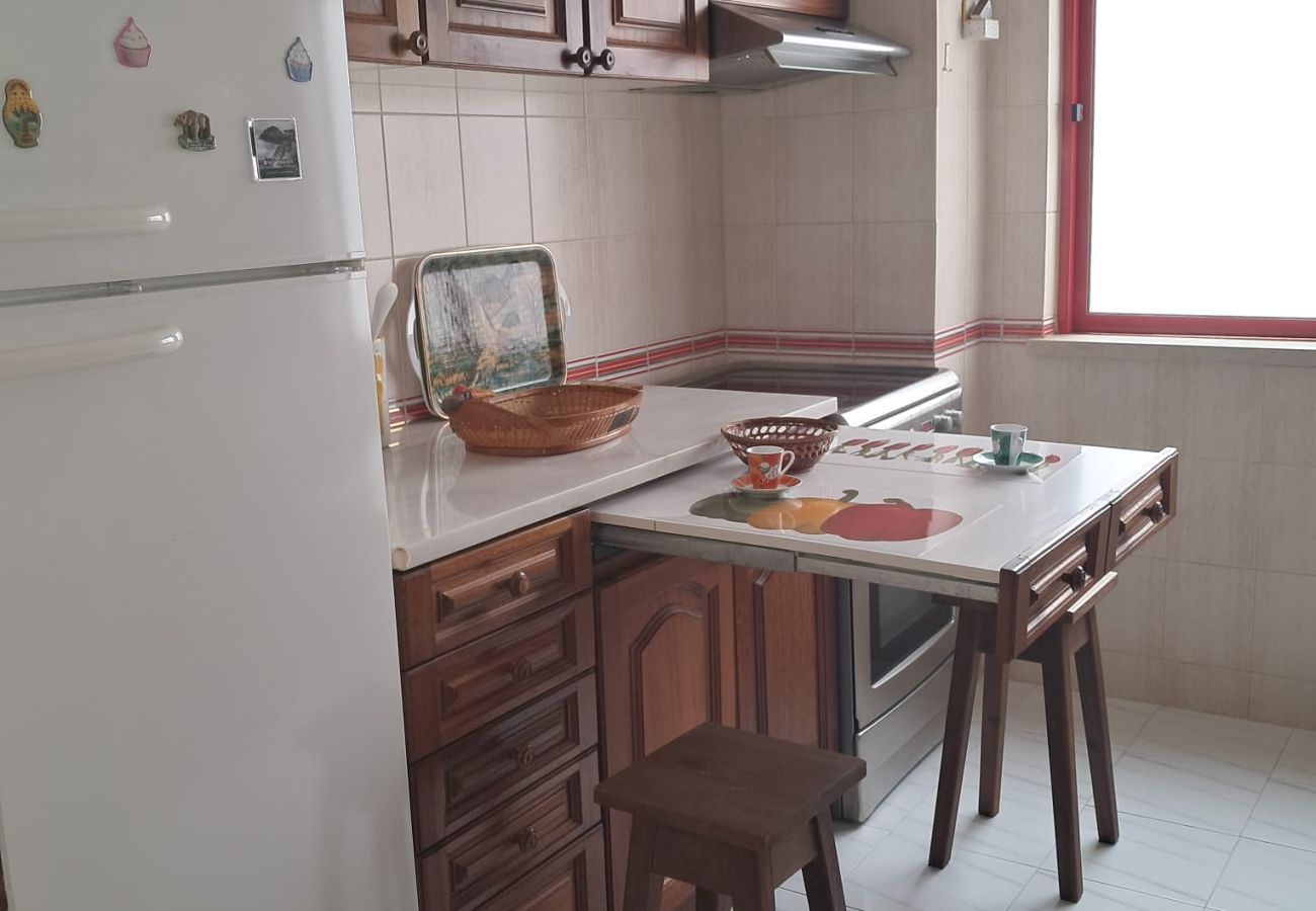 Apartment in Quarteira - T1 Frente Mar A/C e garagem 6ºB,S.Miguel