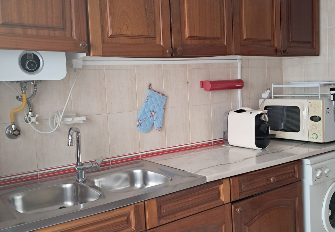 Apartment in Quarteira - T1 Frente Mar A/C e garagem 6ºB,S.Miguel