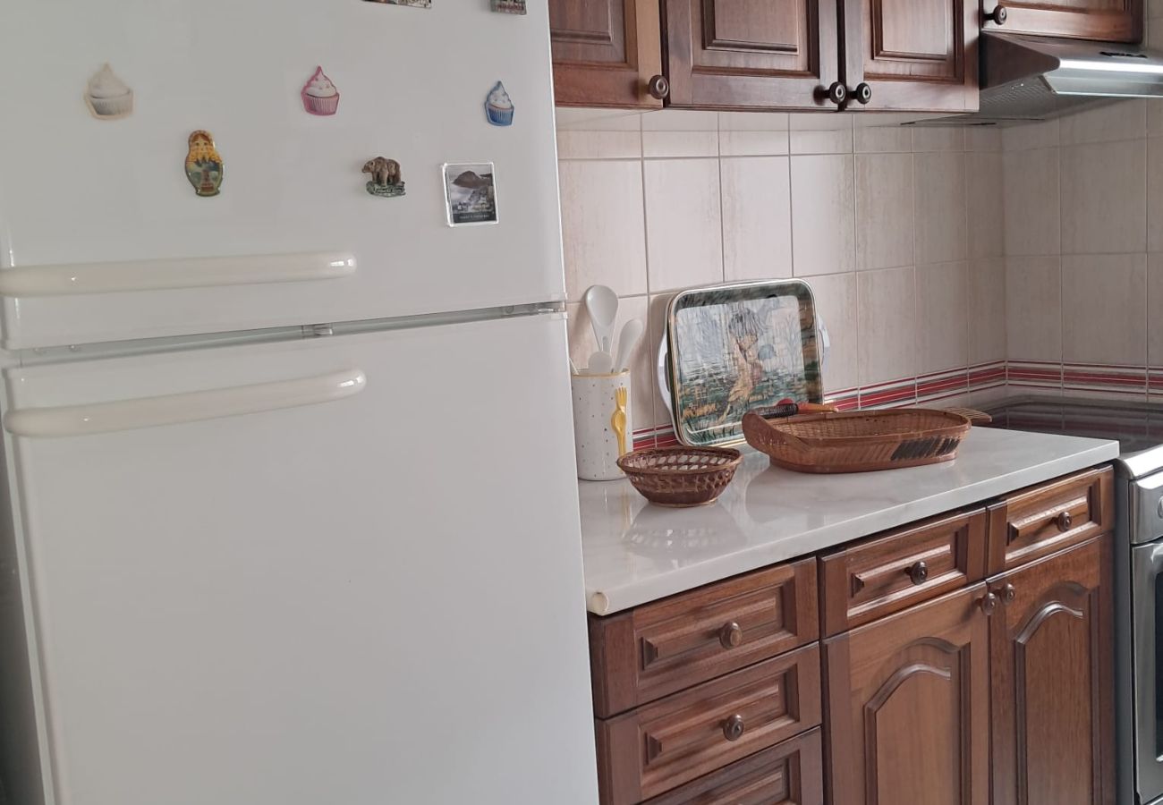 Apartment in Quarteira - T1 Frente Mar A/C e garagem 6ºB,S.Miguel