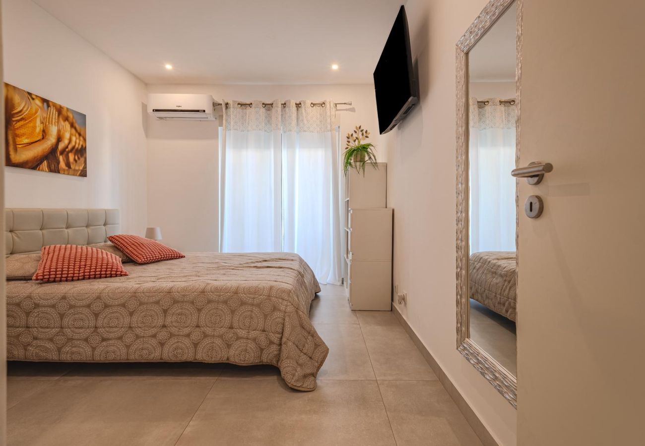Apartment in Quarteira - T2 SUNRISE DREAM-FRENTE MAR