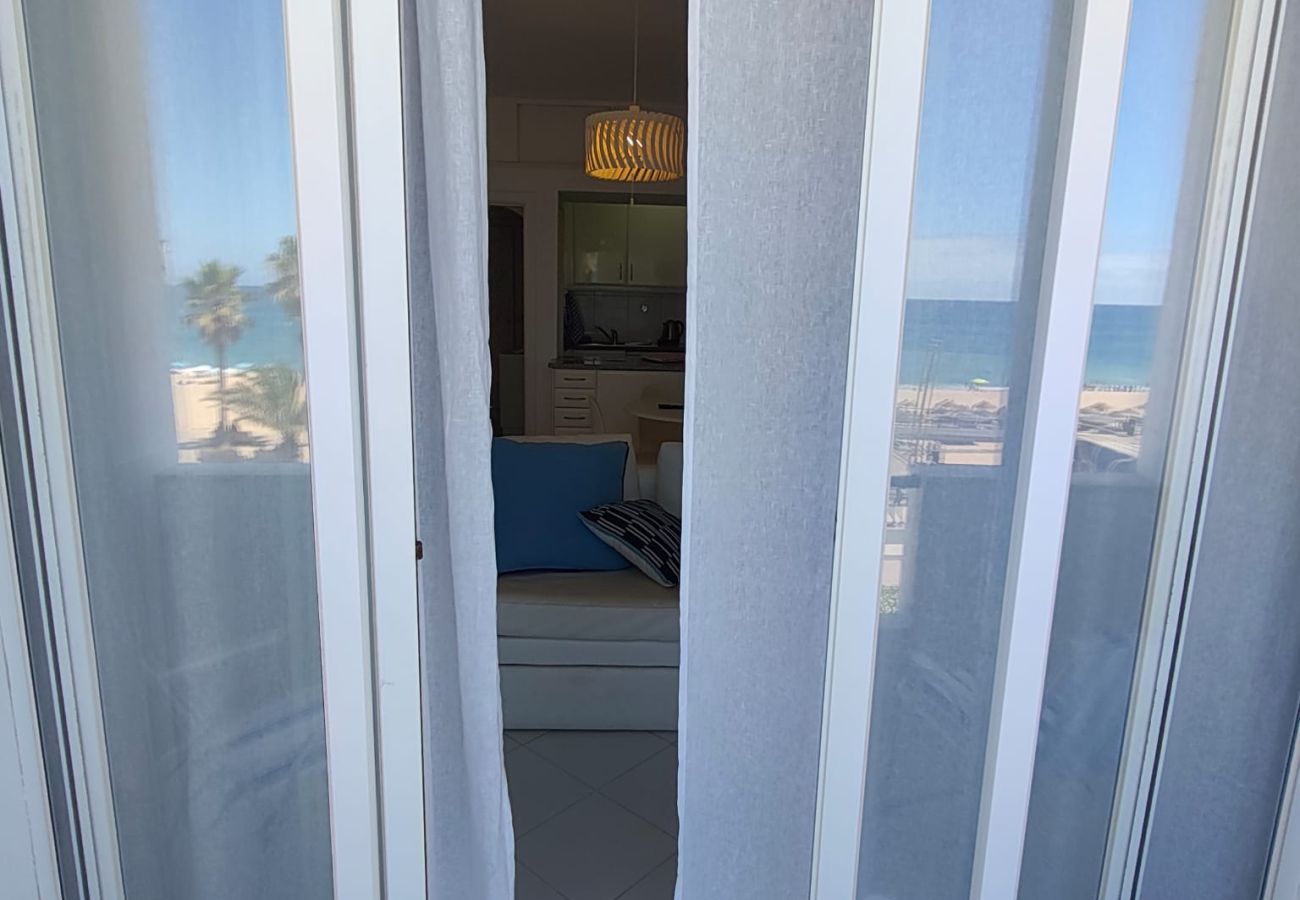 Apartment in Quarteira - T2 AZUL ACOLHEDOR FRENTE MAR