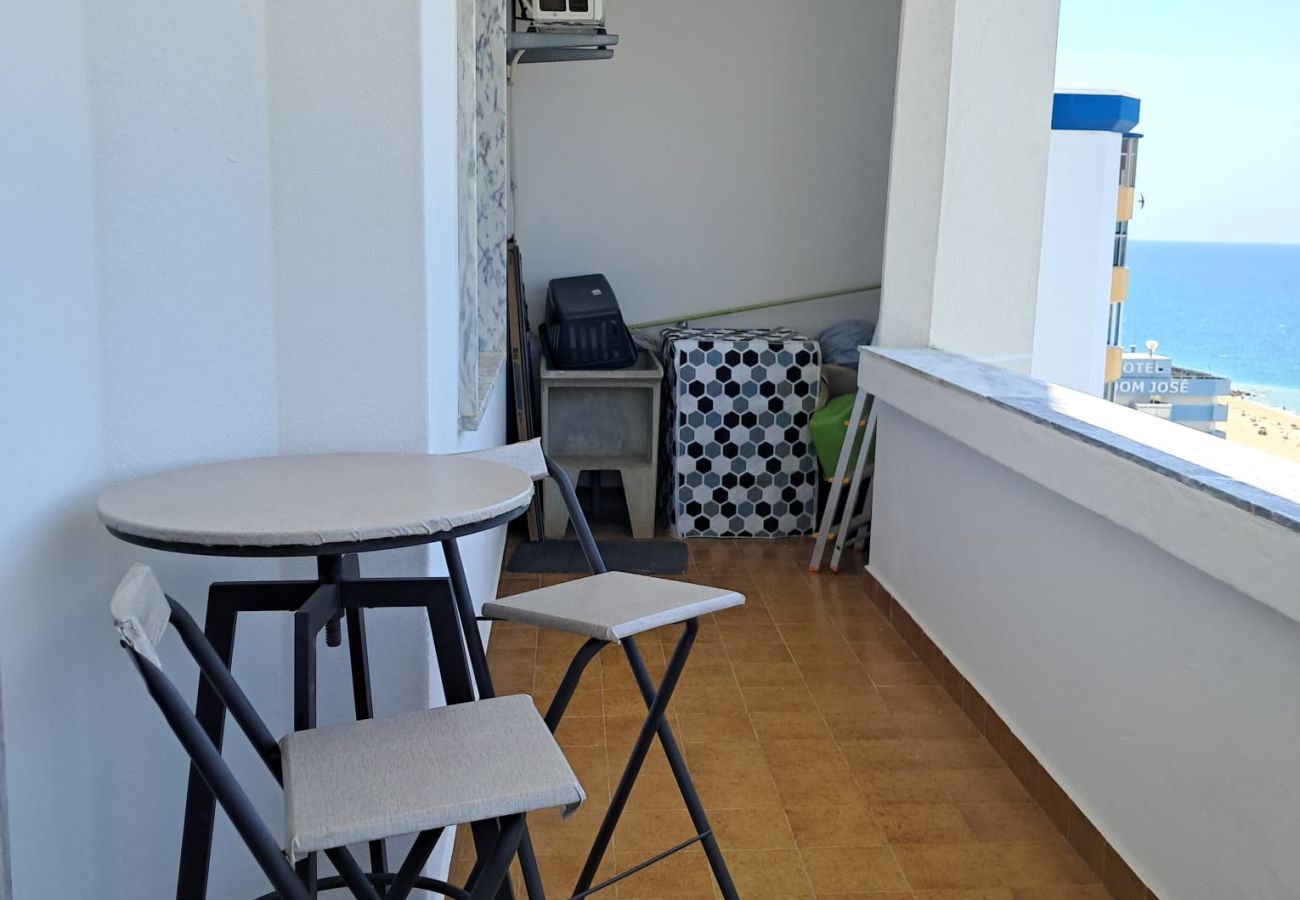 Apartment in Quarteira - T1 T20 13ºD AR COND GARAGEM TV WIFI