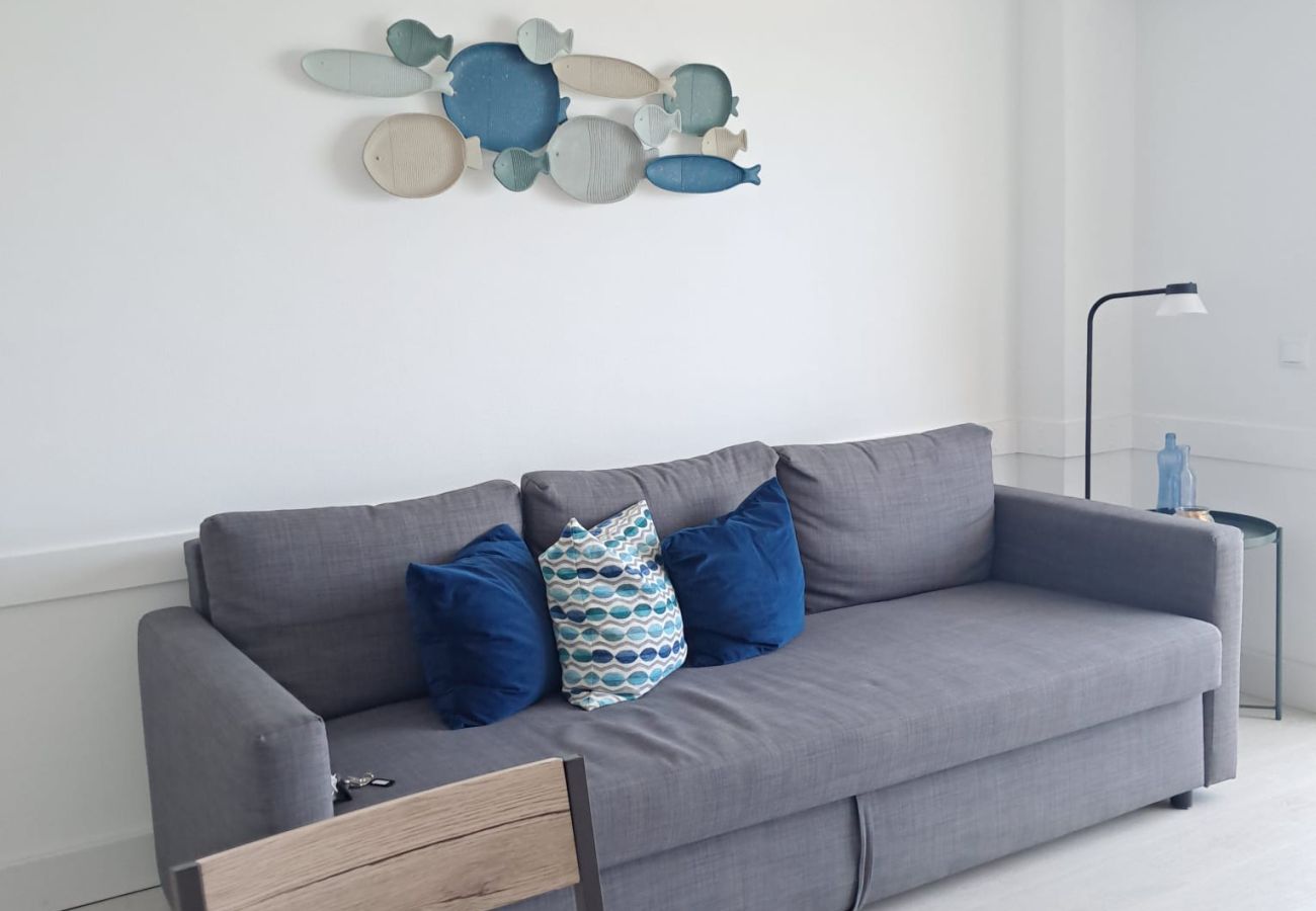 Apartment in Quarteira - T1 T20 13ºD AR COND GARAGEM TV WIFI