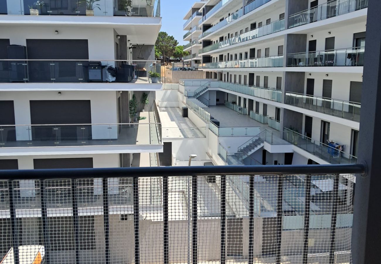 Apartment in Quarteira - T1 TAHITI-A/C, GARAGEM,WI-FI-PERTO DA PRAIA