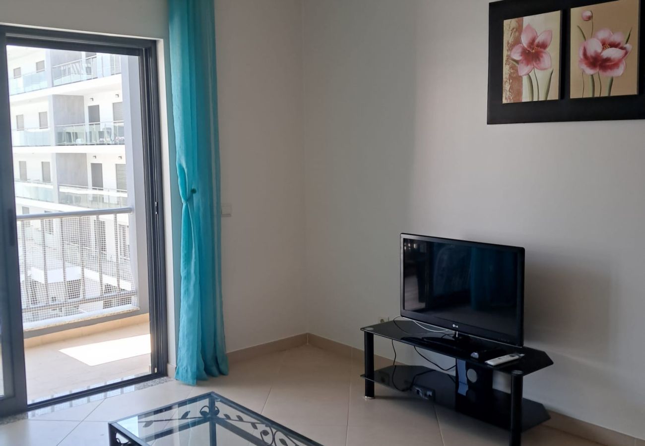 Apartment in Quarteira - T1 TAHITI-A/C, GARAGEM,WI-FI-PERTO DA PRAIA