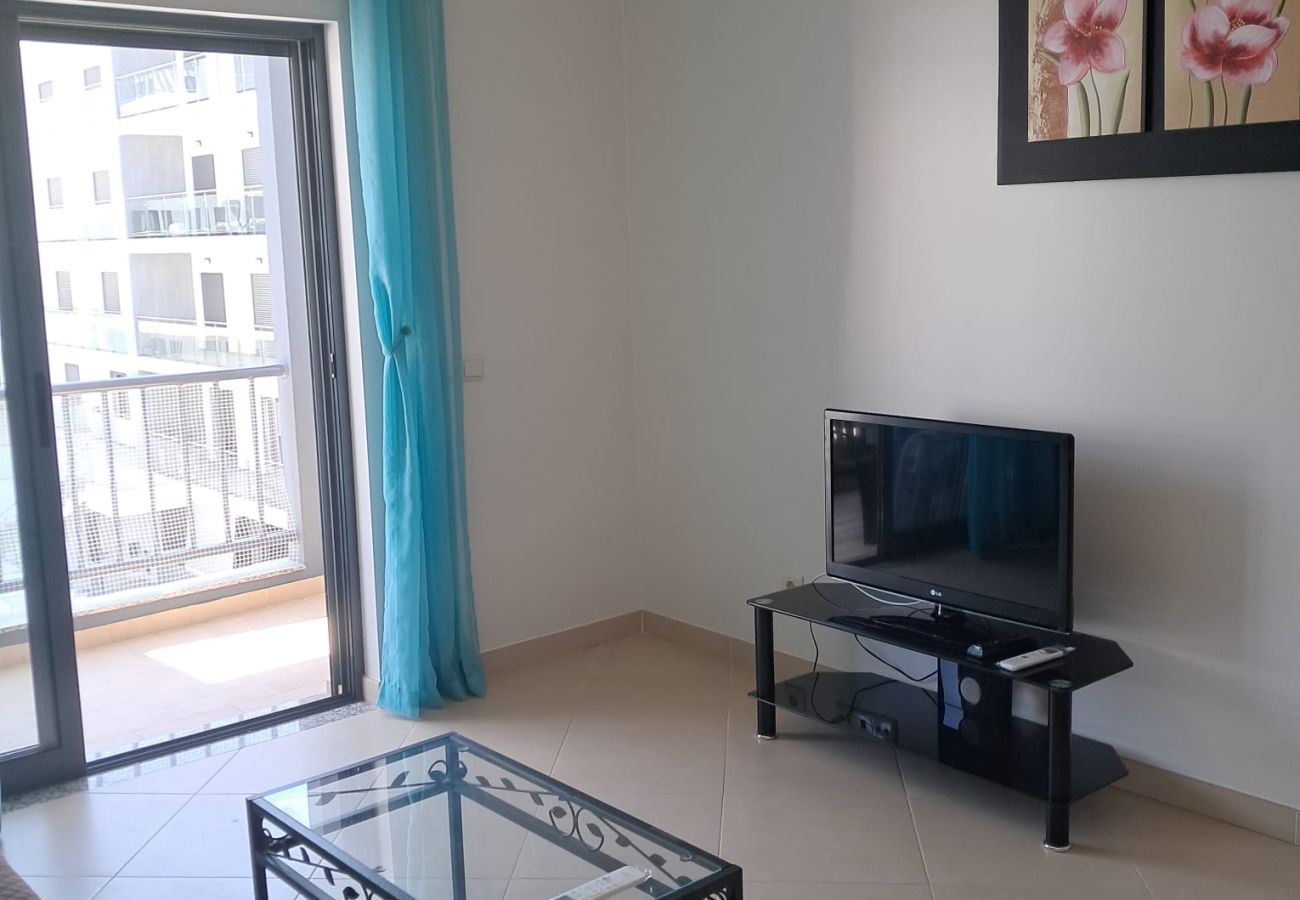 Apartment in Quarteira - T1 TAHITI-A/C, GARAGEM,WI-FI-PERTO DA PRAIA