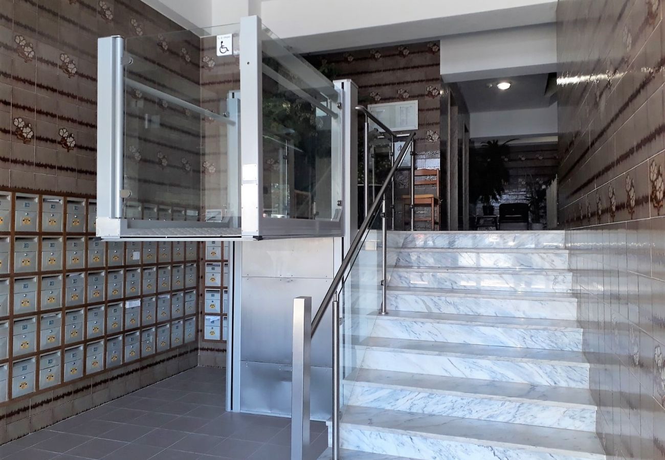 Appartement à Quarteira - T1 T20 14D A/C VISTA  MAR FANTÁSTICA 80M PRAIA 4 P