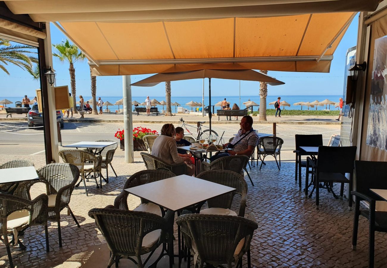 Appartement à Quarteira - T2-MAMA II.  AC FRENTE MAR 