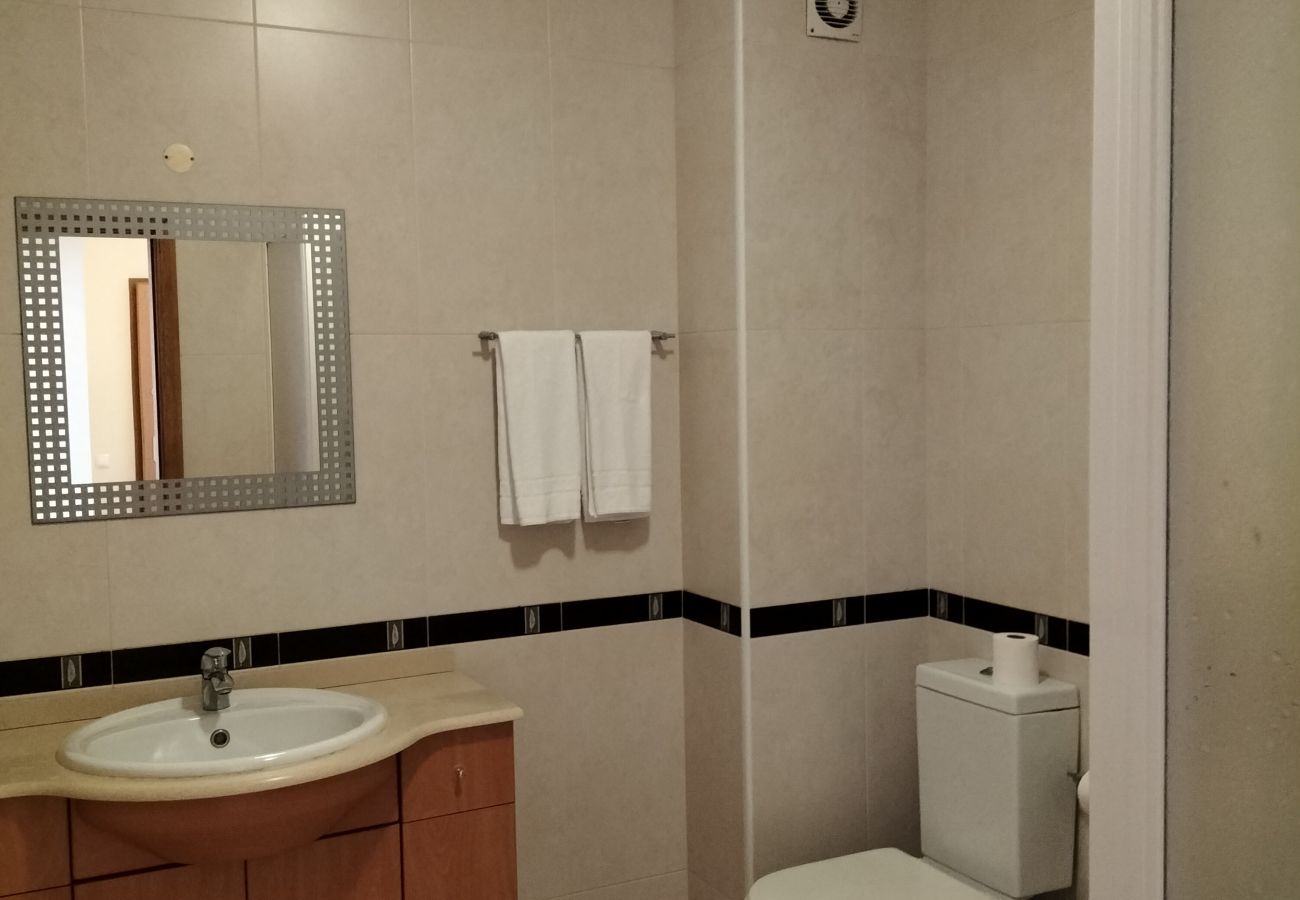 Appartement à Quarteira - T2 Infante AC 201 wifi Garagem 50m Praia