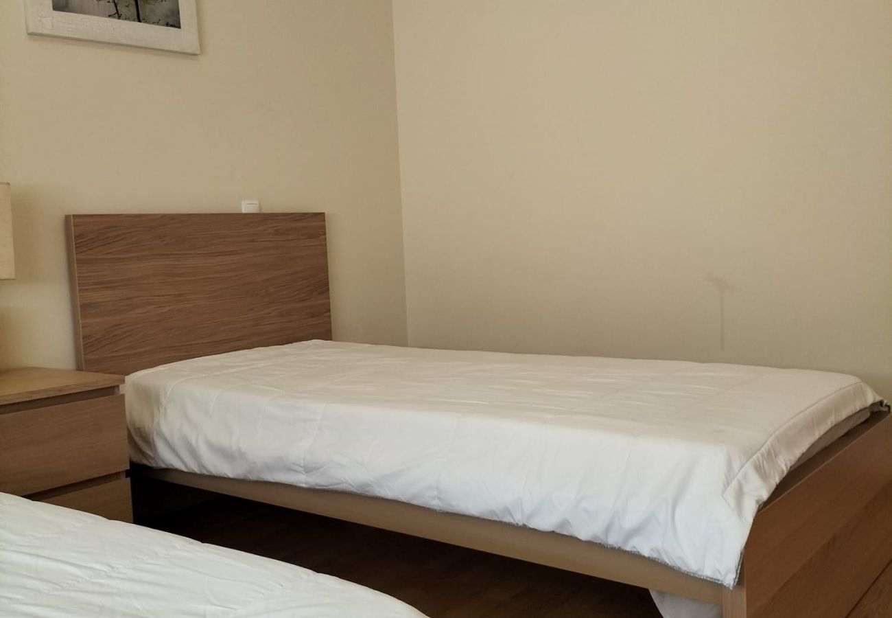 Appartement à Quarteira - T2 Infante AC 201 wifi Garagem 50m Praia