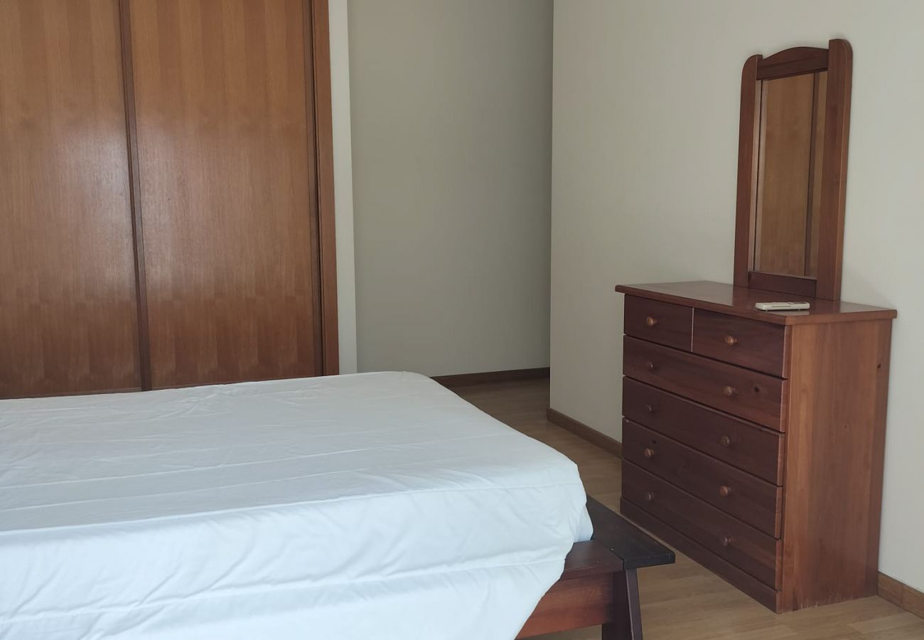Appartement à Quarteira - T2 Infante AC 201 wifi Garagem 50m Praia