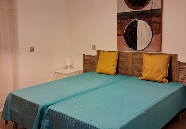 Appartement à Quarteira - T2  CHARME A/C-PISCINA/GARAGEM