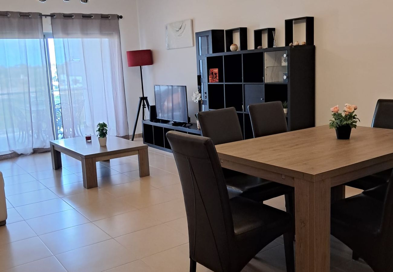 Appartement à Quarteira - T2  CHARME A/C-PISCINA/GARAGEM