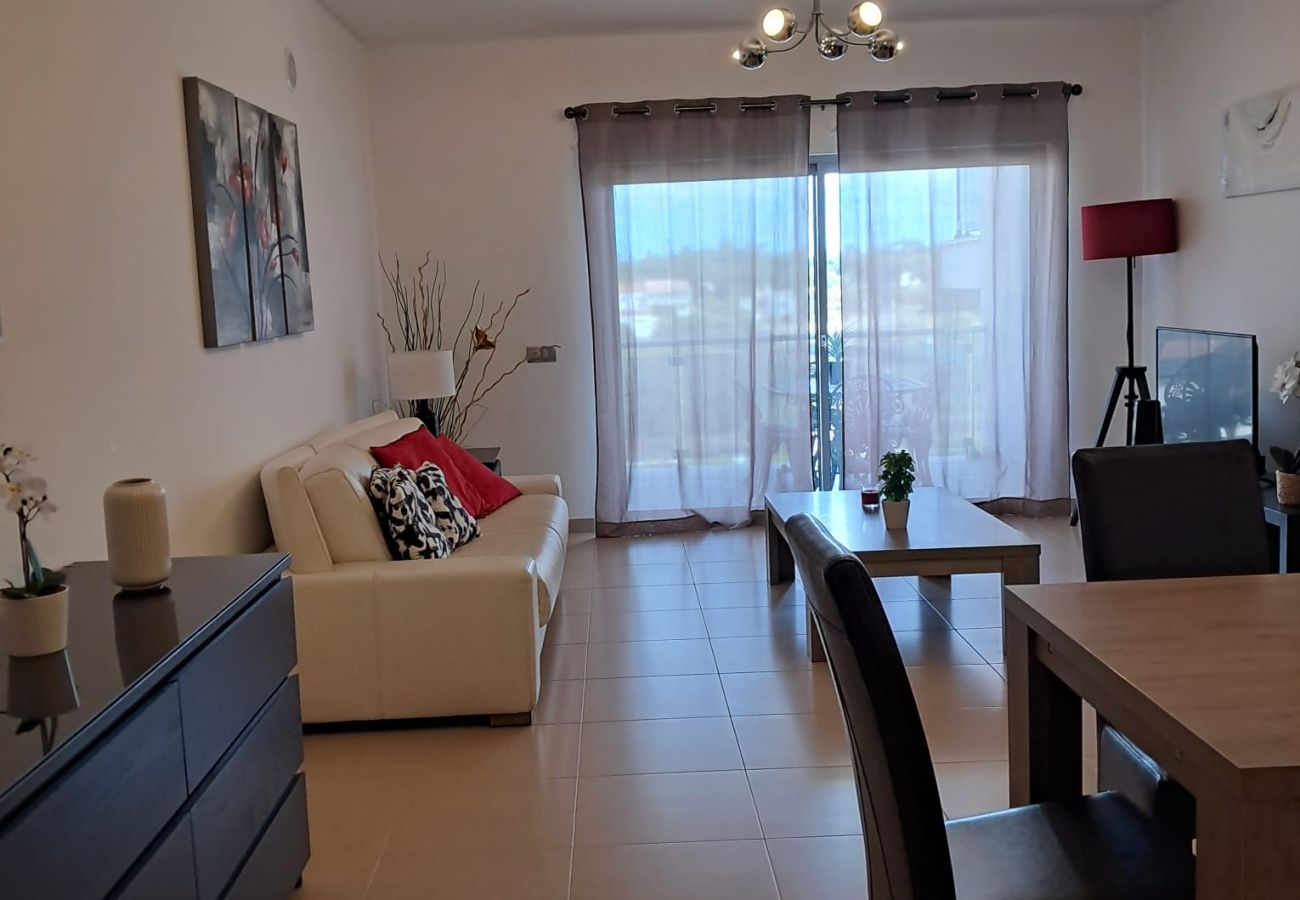 Appartement à Quarteira - T2  CHARME A/C-PISCINA/GARAGEM