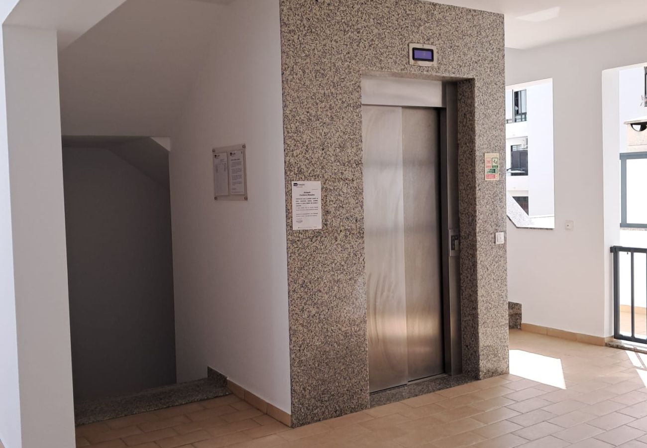Appartement à Quarteira - T1 TAHITI-A/C, GARAGEM,WI-FI-PERTO DA PRAIA
