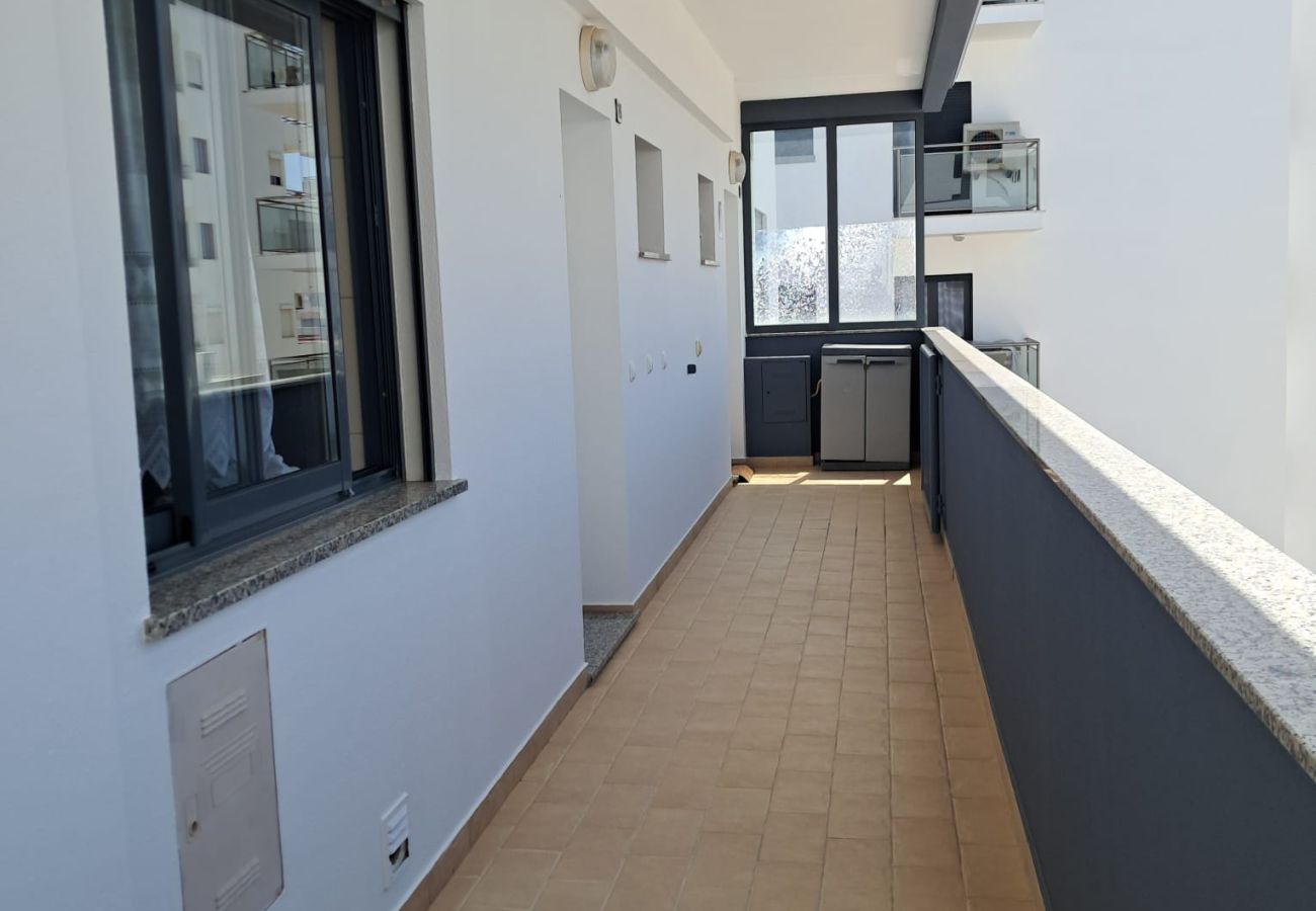 Appartement à Quarteira - T1 TAHITI-A/C, GARAGEM,WI-FI-PERTO DA PRAIA